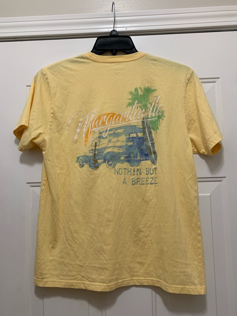 3/$15 Margaritaville Yellow Short Sleeve Tee with Surf Graphic Size Medium